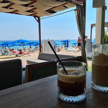 Walk To Center & Beach- Your Dream Escape, Blue Island 빌라 *