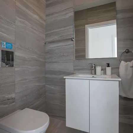 Willa Walk To Center & Beach- Your Dream Escape, Blue Island Protaras